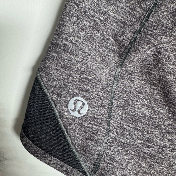 lululemon hotty hot shorts 2.5” - Picture 8 of 8